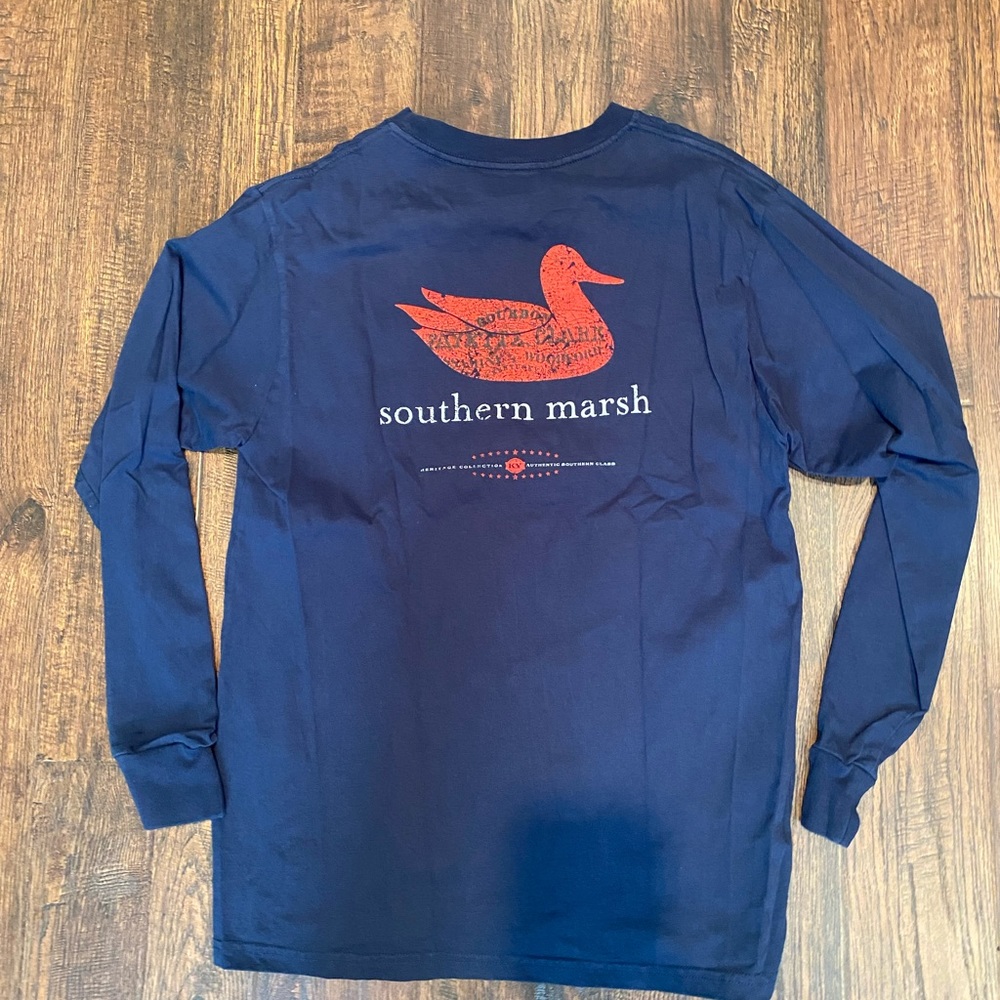 Men’s Southern Marsh long sleeved tee Medium